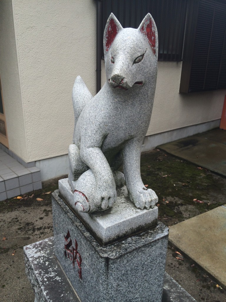 赤稲荷神社狐