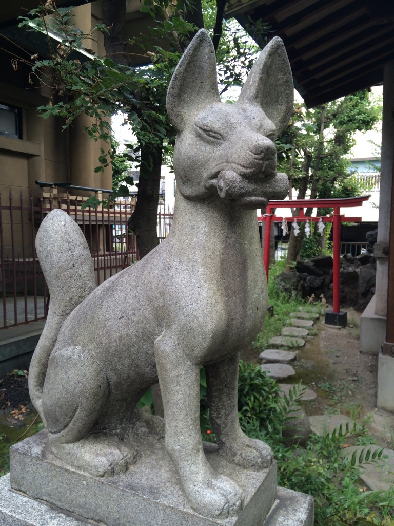 合力稲荷神社狐