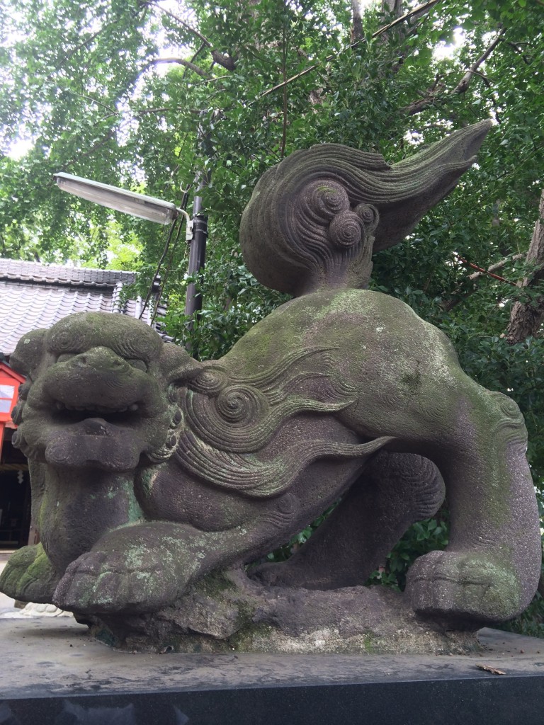 氷川神社（東伊興）狛犬