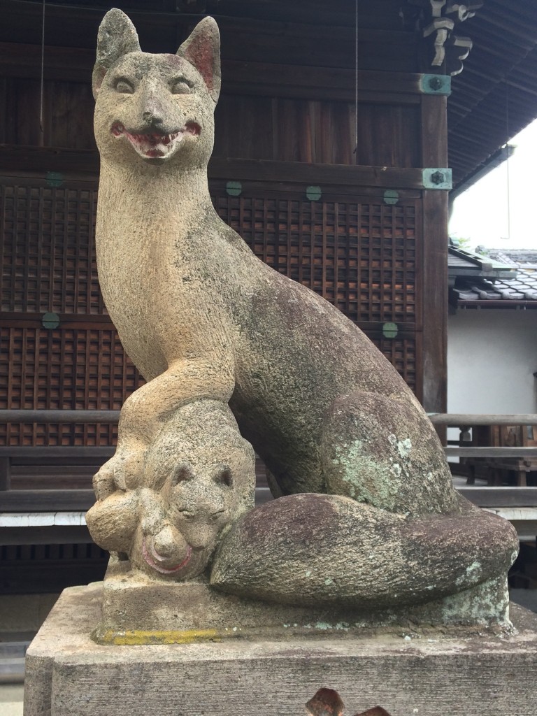 半田稲荷神社 狐